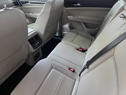 Used 2023 Volkswagen Atlas SE w/ Panoramic Sunroof Package FWD image 24