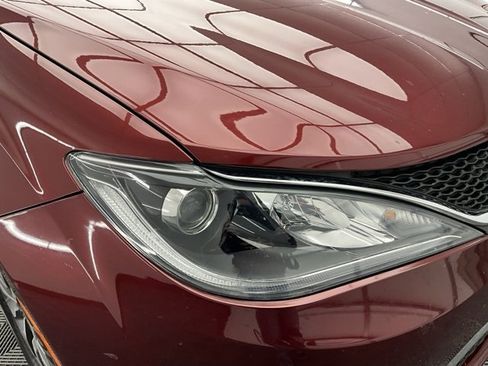 Used 2020 Chrysler Pacifica Touring-L Plus image 28