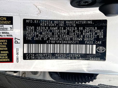 Used 2017 Toyota Camry image 7