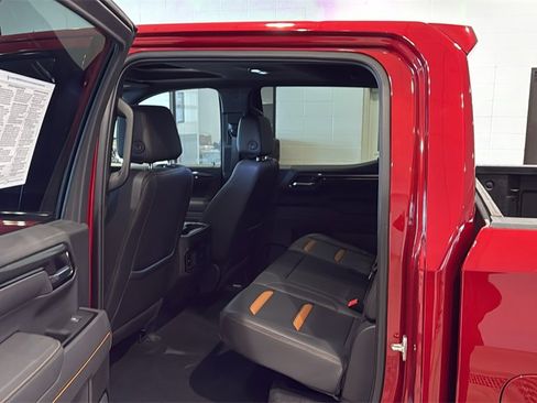 Used 2025 GMC Sierra 1500 AT4 w/ AT4 Premium Package image 18
