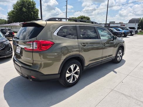 Used 2023 Subaru Ascent Premium w/ Convenience Package AWD/4WD image 6