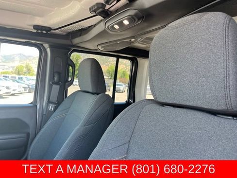 Used 2025 Jeep Wrangler Unlimited Sport AWD/4WD image 12