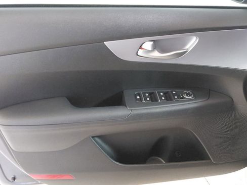 Used 2024 Kia Forte LXS w/ LXS Technology Package image 10