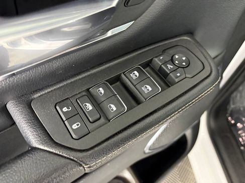 Used 2025 RAM 1500 Laramie AWD/4WD image 13