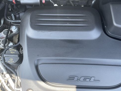 Used 2023 Chrysler Voyager LX FWD image 32