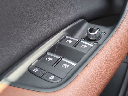 Used 2021 Audi Q7 2.0T Premium w/ Convenience Package AWD/4WD image 23