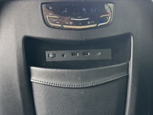 Used 2018 Cadillac Escalade ESV Platinum image 26