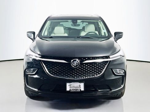 Used 2022 Buick Enclave Avenir image 2
