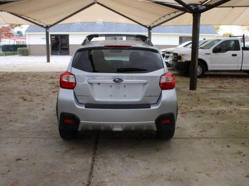 Used 2017 Subaru Crosstrek 2.0i Premium image 6