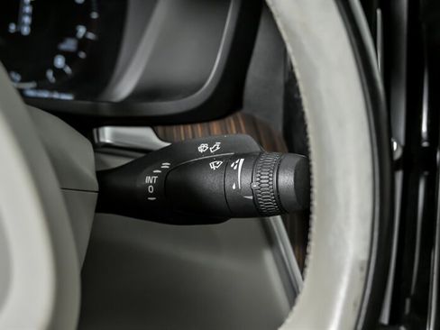 Used 2021 Volvo S60 T6 Momentum w/ Premium Package image 27