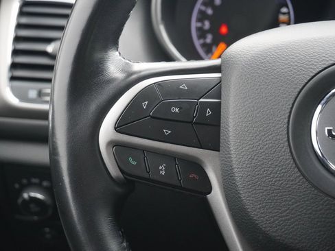 Used 2022 Jeep Grand Cherokee Laredo X image 17