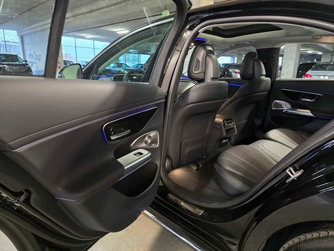 Used 2024 Mercedes-Benz E 350 4MATIC Sedan image 25