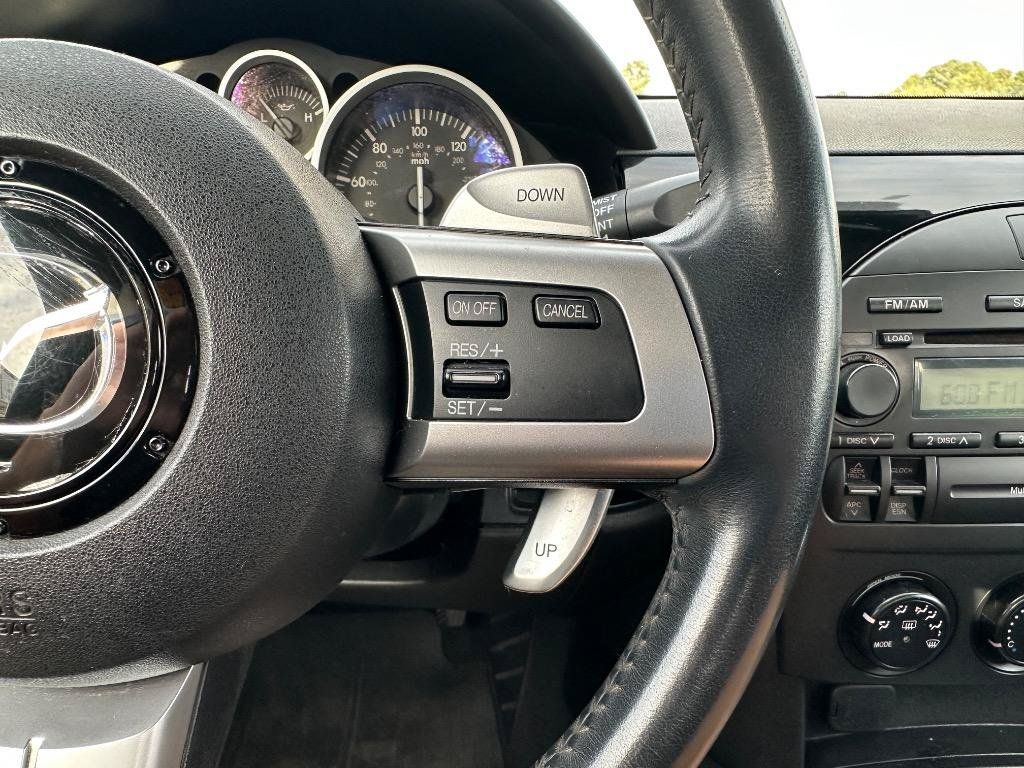 Used 2007 MAZDA MX-5 Miata Touring RWD image 12