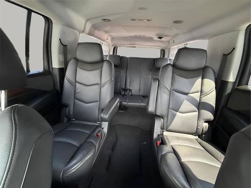 Used 2019 Cadillac Escalade ESV Luxury RWD image 63