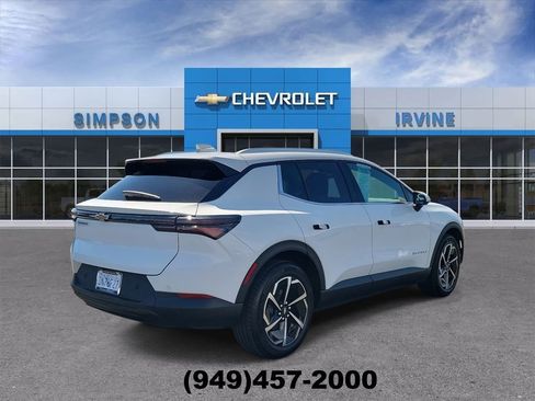 Used 2026 Chevrolet Equinox EV LT FWD image 8