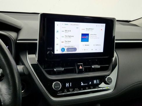 Used 2023 Toyota Corolla Cross XLE image 16