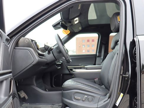 Used 2023 Rivian R1S Adventure image 11