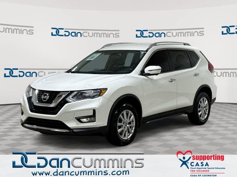 Used 2017 Nissan Rogue SV w/ SV Premium Package AWD/4WD image 1