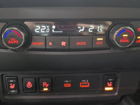 Used 2022 Nissan Frontier PRO-4X AWD/4WD image 14