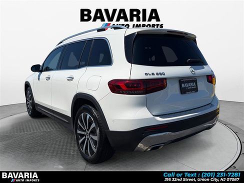 Used 2023 Mercedes-Benz GLB 250 4MATIC image 3