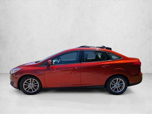 Used 2018 Ford Focus SE FWD image 7