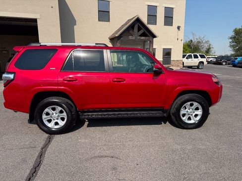 Used 2024 Toyota 4Runner SR5 Premium w/ Moonroof Package AWD/4WD image 9