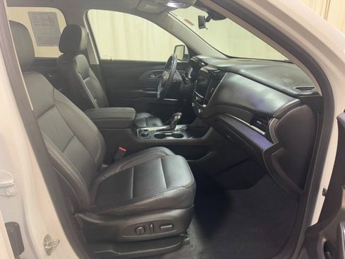 Used 2021 Chevrolet Traverse Premier image 41