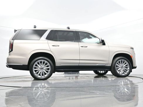 Certified 2024 Cadillac Escalade Premium Luxury image 61