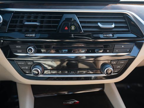 Used 2018 BMW 530i xDrive image 35