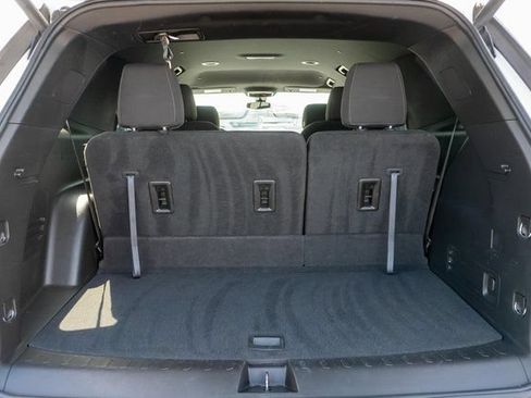 Used 2023 Chevrolet Traverse LT AWD/4WD image 10