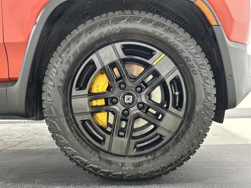 Used 2022 Rivian R1T Adventure AWD/4WD image 11
