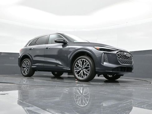 Used 2025 Audi Q5 Premium Plus w/ Premium Plus image 32