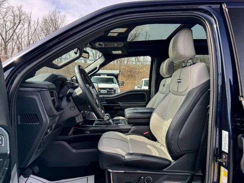 Used 2025 Ford F150 Lightning Platinum AWD/4WD image 28