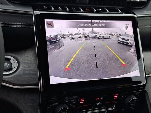 Used 2024 Jeep Grand Cherokee Limited image 16