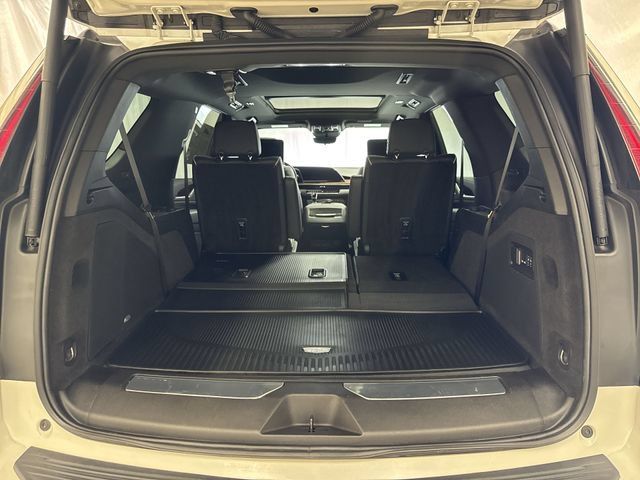 Certified 2024 Cadillac Escalade Premium Luxury w/ Performance Package AWD/4WD image 32