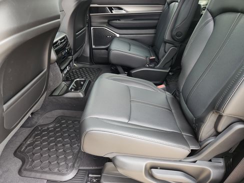 New 2026 Jeep Grand Wagoneer 4WD image 21