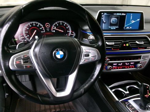 Used 2016 BMW 750i xDrive AWD/4WD image 37