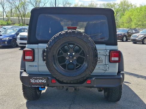 Used 2024 Jeep Wrangler Unlimited image 6