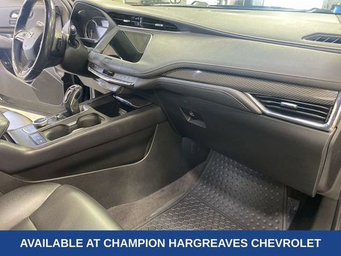 Used 2019 Cadillac XT4 Sport w/ Cold Weather Package FWD image 37