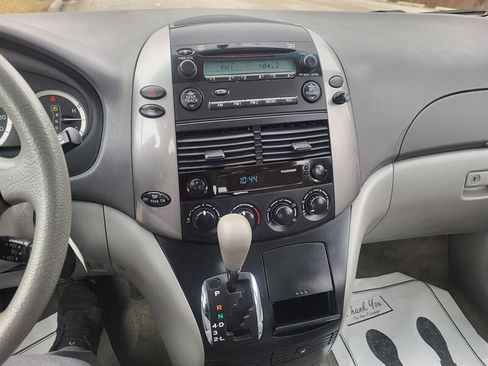 Used 2007 Toyota Sienna CE image 21