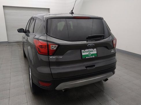 Used 2019 Ford Escape SE FWD image 6