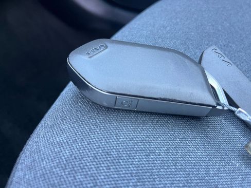 Used 2025 Kia K4 LXS image 23