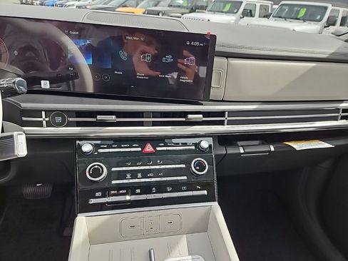 New 2025 Hyundai Santa Fe SE image 13