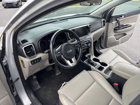 Used 2020 Kia Sportage EX image 9