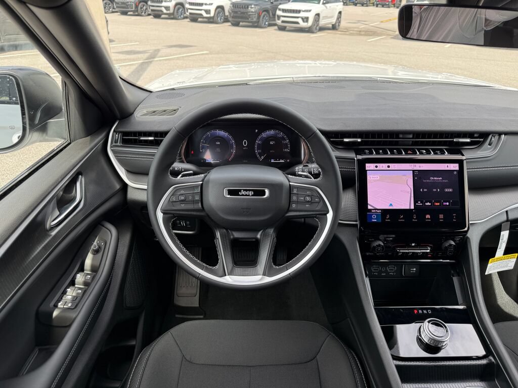 New 2027 Jeep Grand Cherokee Laredo AWD/4WD image 13