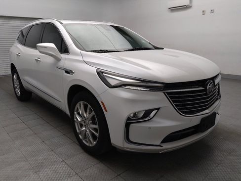 Used 2023 Buick Enclave Essence w/ Experience Buick Package FWD image 13