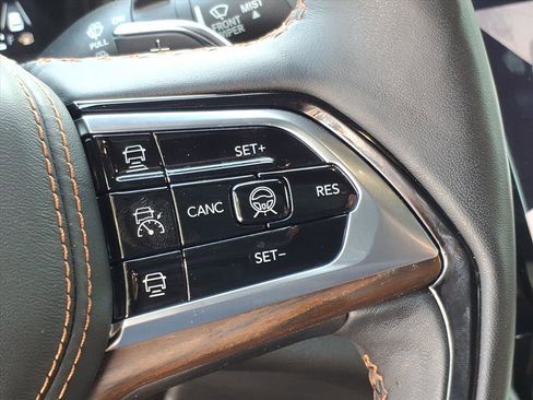 Used 2025 Jeep Grand Cherokee Summit image 26