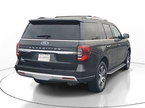Used 2022 Ford Expedition Limited image 4