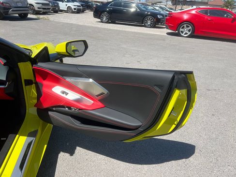 Used 2023 Chevrolet Corvette Stingray Premium Conv w/ Z51 Performance Package image 27