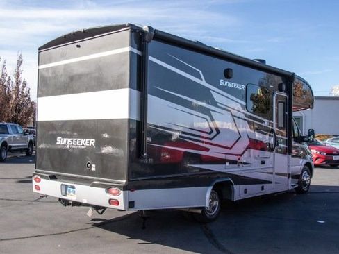Used 2022 Mercedes-Benz Sprinter 3500 image 7